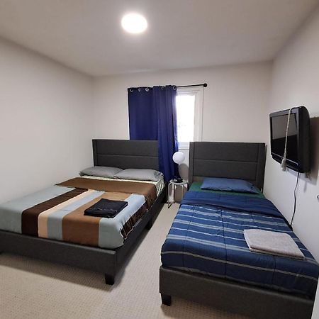 Square One Mississauga Suite- Attached Bathroom, Walking Transit & Plaza ภายนอก รูปภาพ